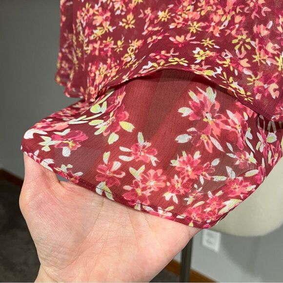 Slightly sheet floral crop top with straps - Picture 7 of 14